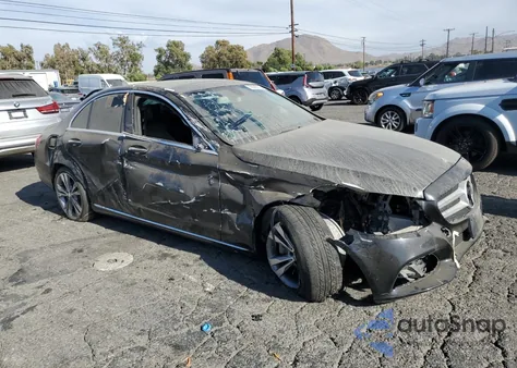 2016 Mercedes-Benz C 300 из США, поврежденный, VIN 55SWF4JB2GU102796